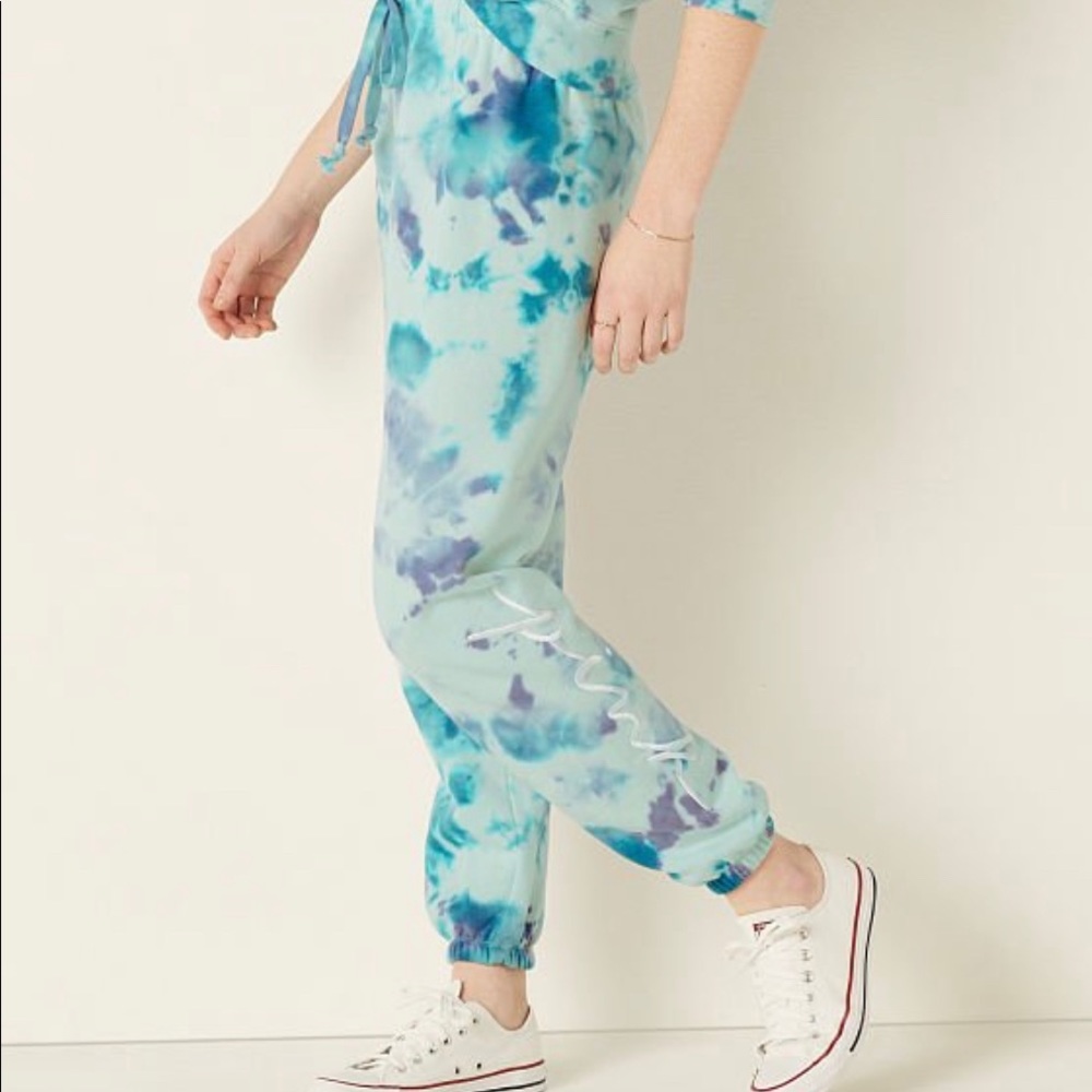 PINK EVERYDAY LOUNGE CLASSIC PANT, size medium, brand new with tags.